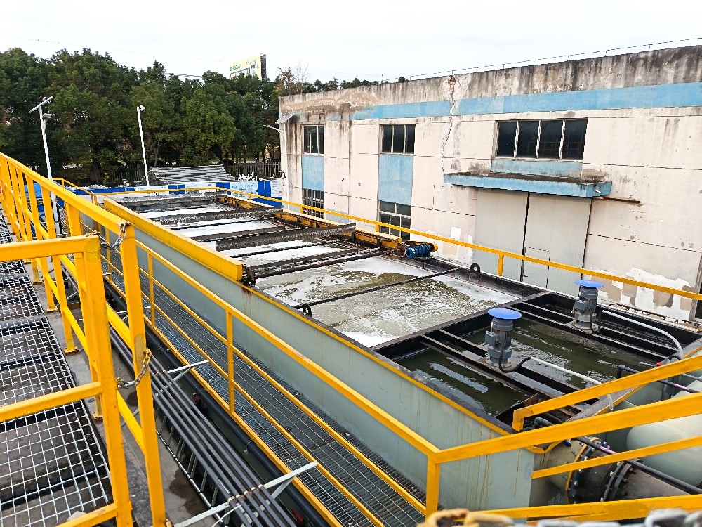 清洗袋子廢水處理中溶氣氣浮機的應用方案